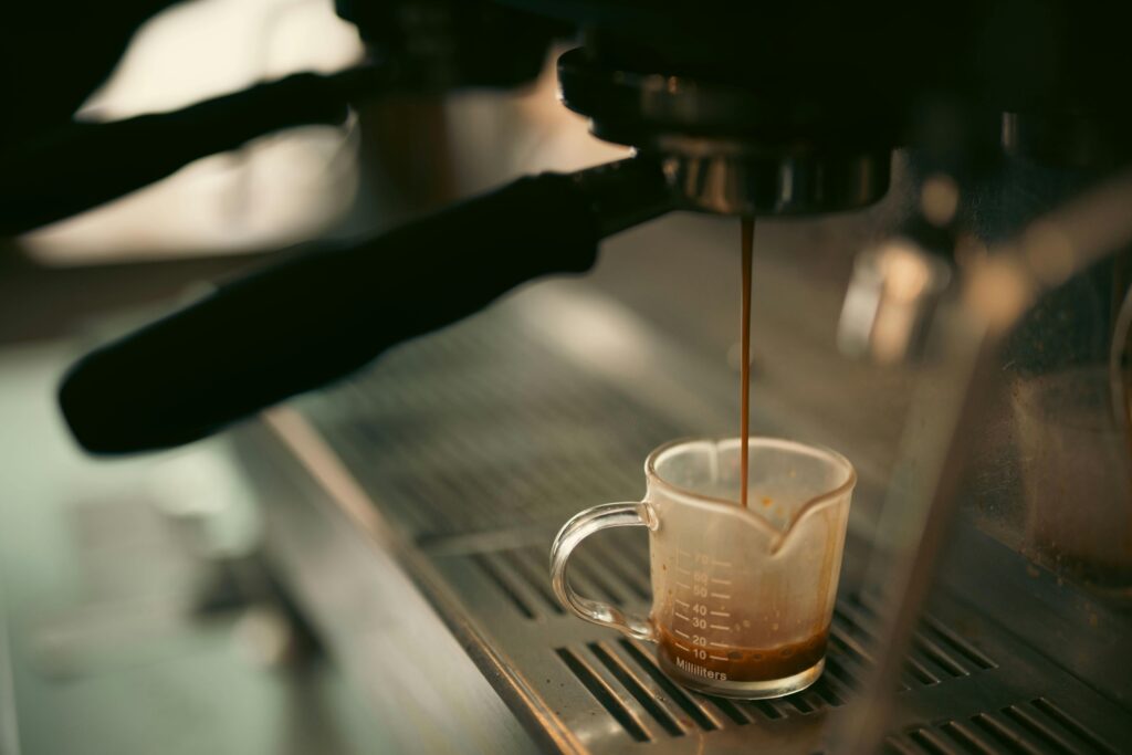 Schwiizer Schüümli – milde Kaffeebohnen für Vollautomaten im Testvergleich
